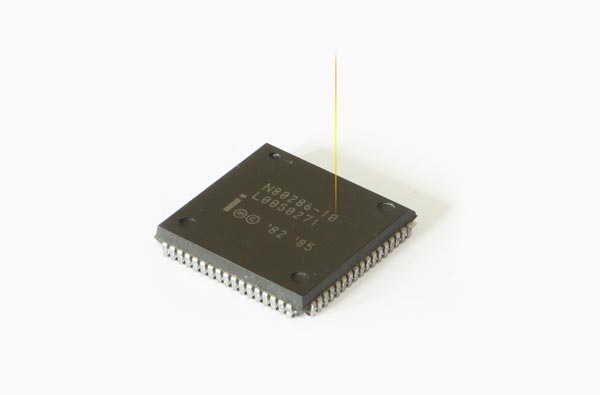 芯片激光打標(biāo)機(jī)的特點(diǎn)、材料以及優(yōu)點(diǎn)