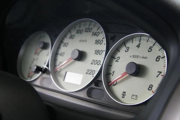 汽車(chē)標(biāo)識(shí)logo都是如何進(jìn)行打標(biāo)的？答案是用激光打標(biāo)機(jī)！